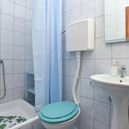 Milos Kaladjurdjevic Apartment Budva
